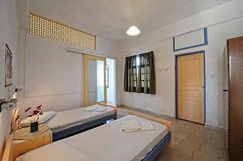 Sirena Apartments Agia Pelagia  Buitenkant foto